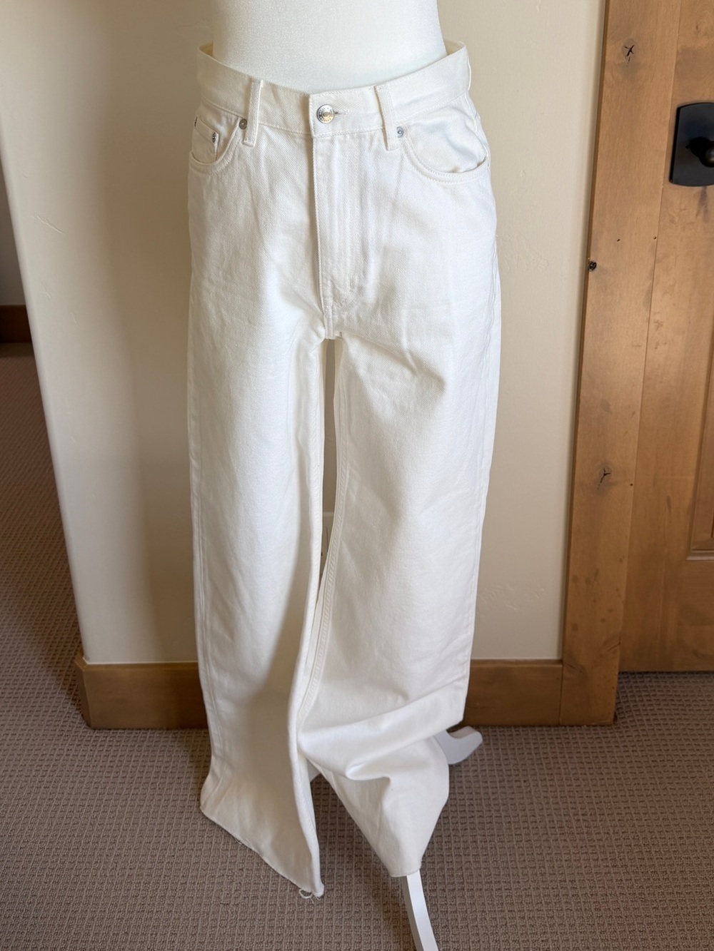 Never worn❗️& Other Stories Straight Leg Jeans | Cream | Size 28 - Picture 2 of 4